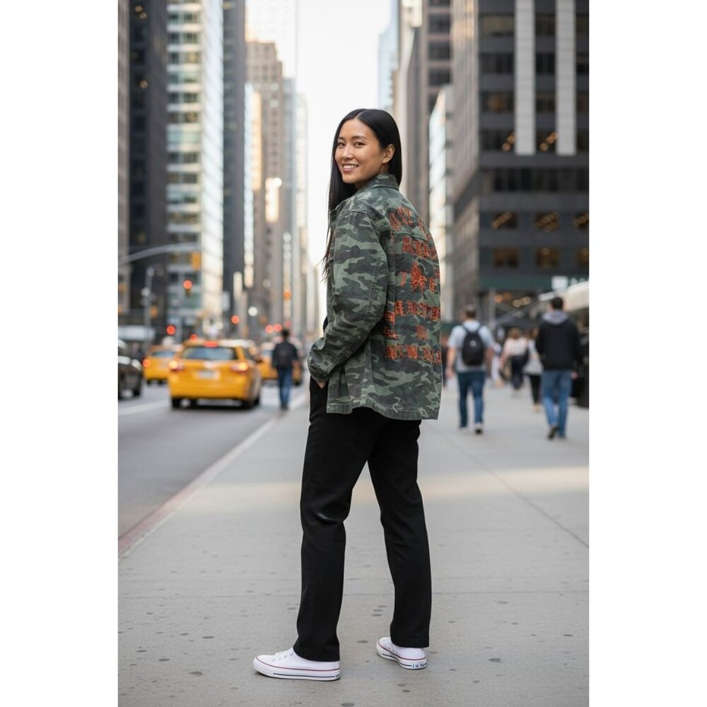 H&M NYC Divided Green Camo Jacket Orange Lettering New York Theme Sz M - Picture 2 of 9